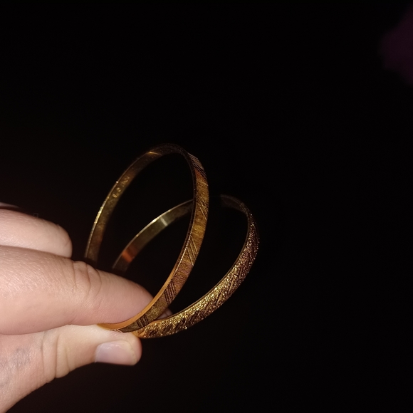 Two gold toned diamond cut MONET bangles - Picture 3 of 4